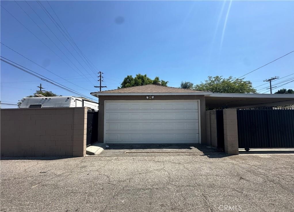10673 Saticoy Property Photo 19