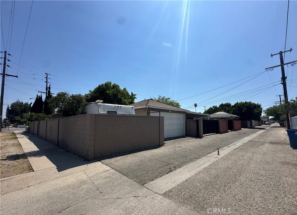 10673 Saticoy Property Photo 21