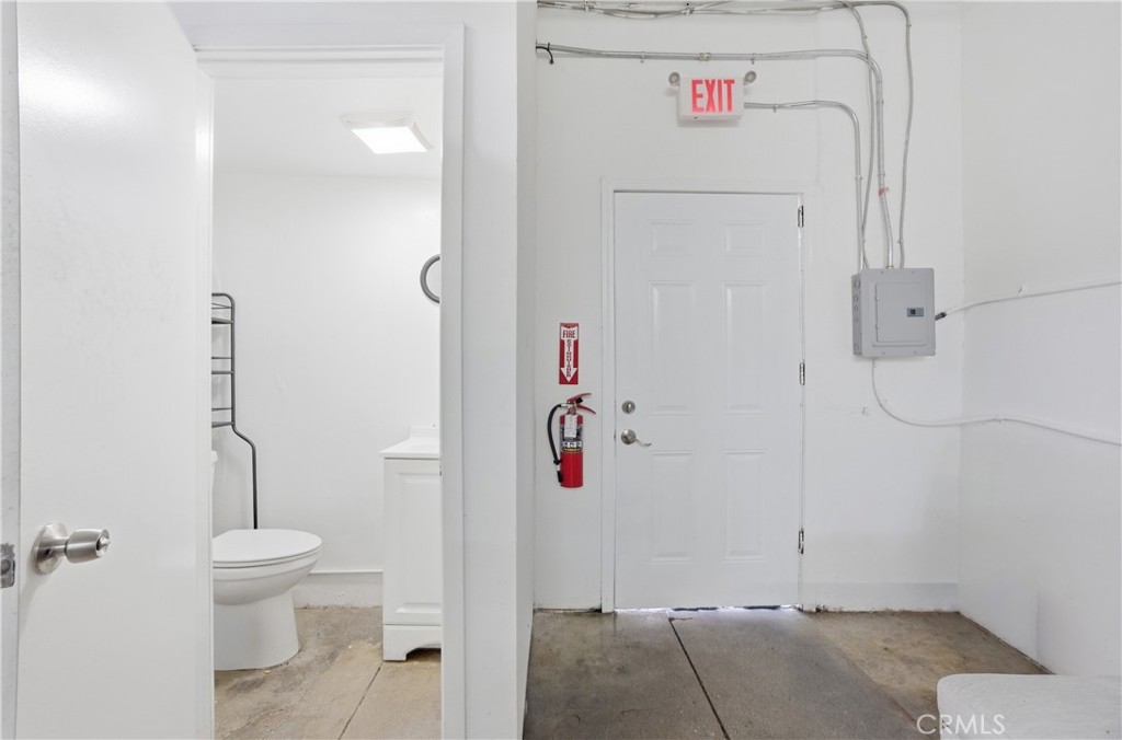 8317 Whittier Property Photo 7