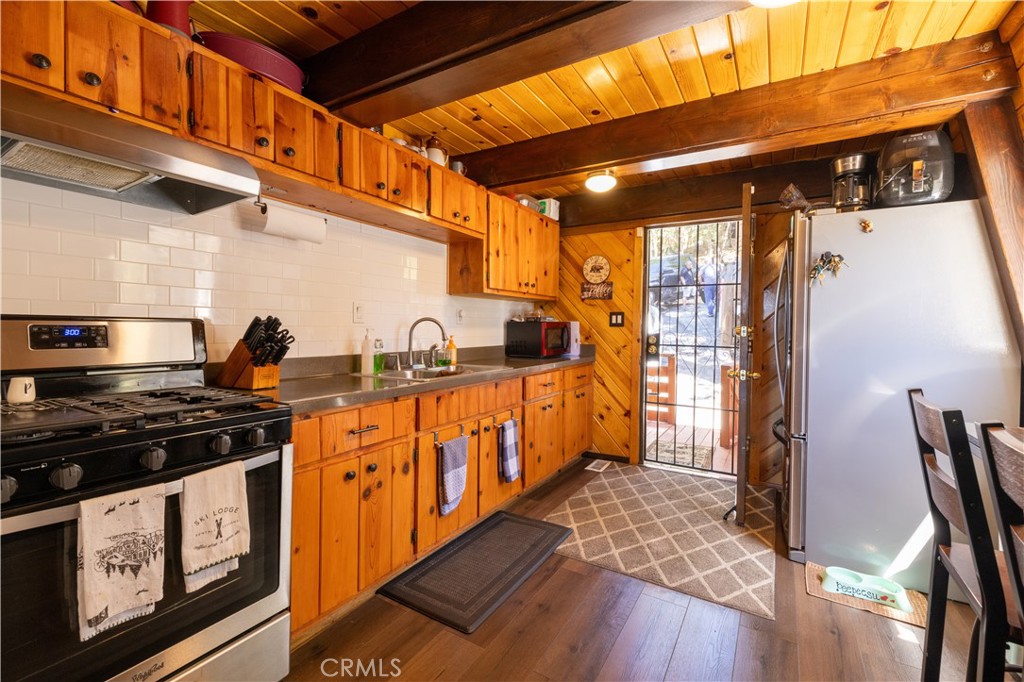 2476 Elko Property Photo 8