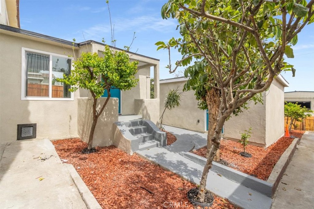 1521 N Bonnie Beach Property Photo 3