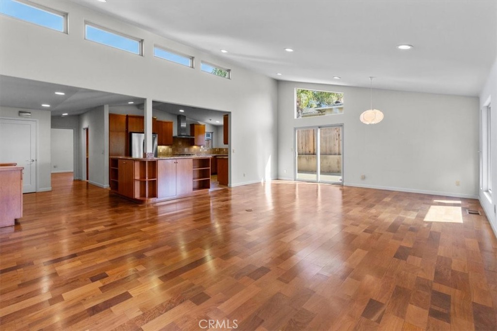2377 Silver Ridge Avenue Property Photo 16