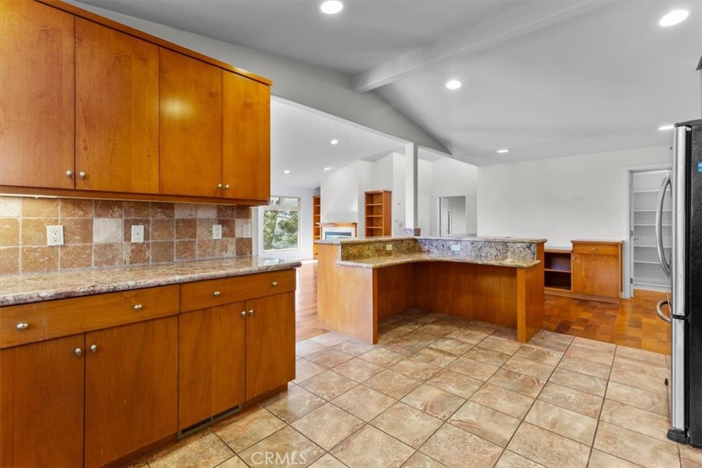 2377 Silver Ridge Avenue Property Photo 20