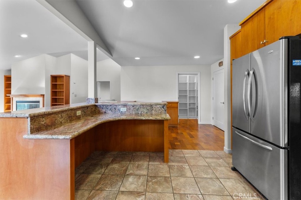 2377 Silver Ridge Avenue Property Photo 22