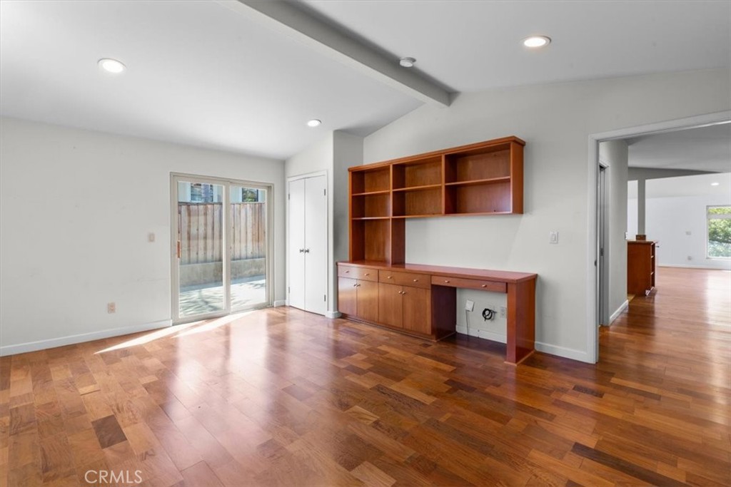 2377 Silver Ridge Avenue Property Photo 27