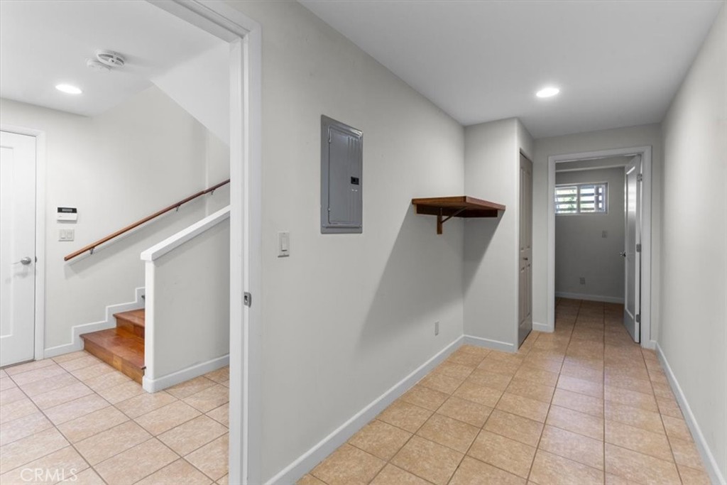2377 Silver Ridge Avenue Property Photo 46