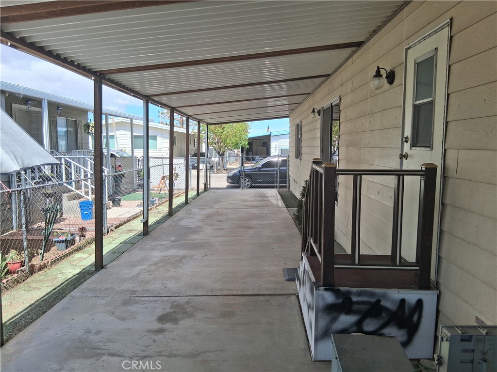 15252 Seneca Rd 1 Property Photo 4