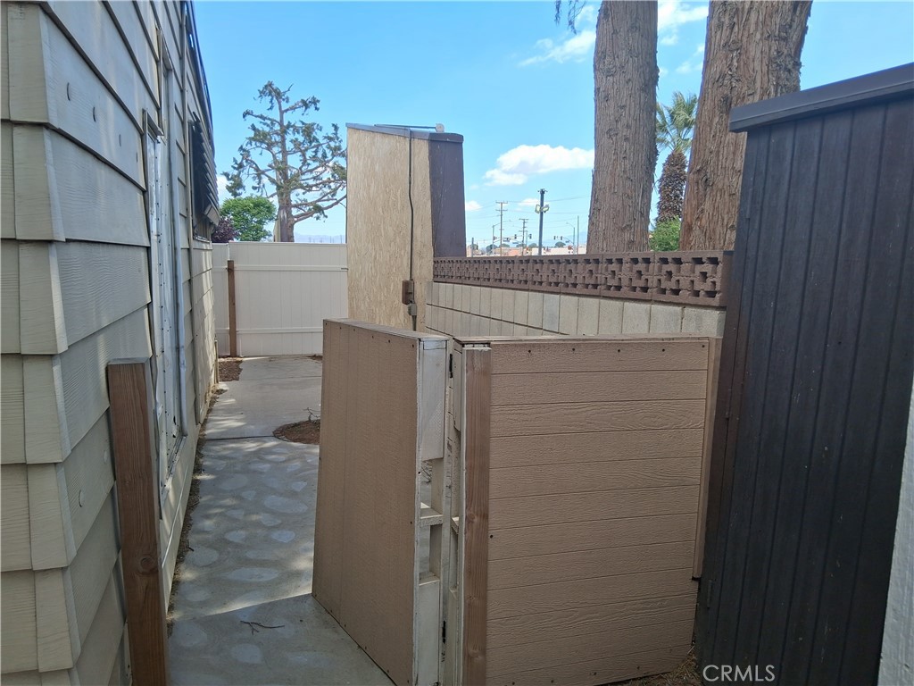 15252 Seneca Rd 1 Property Photo 5
