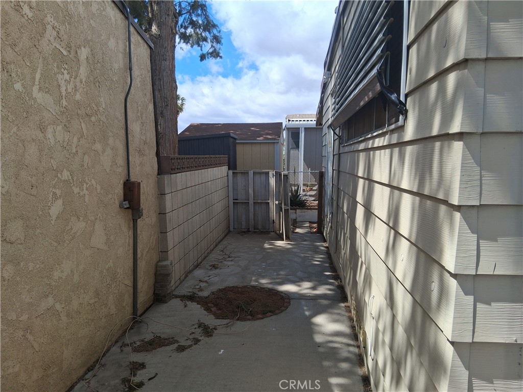 15252 Seneca Rd 1 Property Photo 6