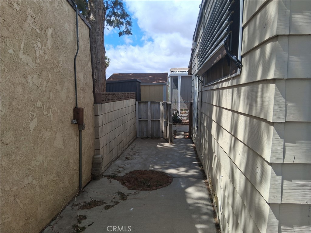 15252 Seneca Rd 1 Property Photo 6