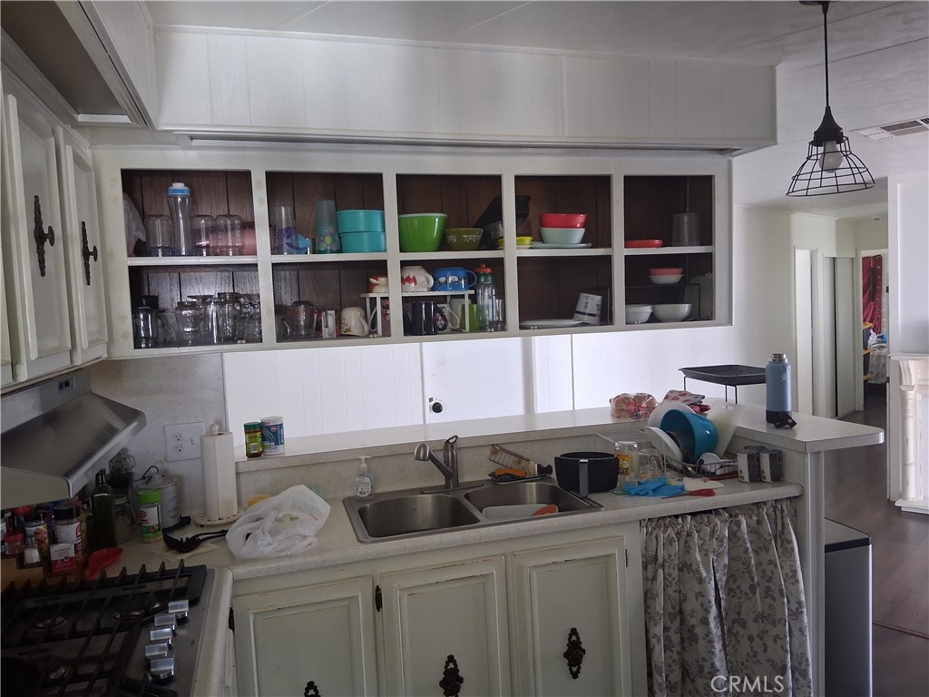 15252 Seneca Rd 1 Property Photo 11