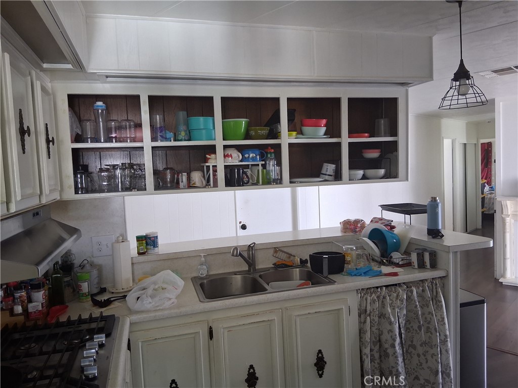 15252 Seneca Rd 1 Property Photo 11