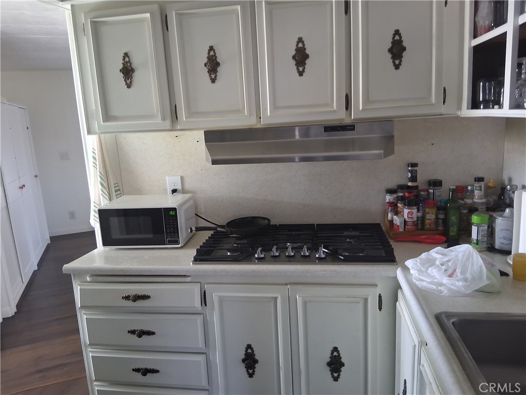 15252 Seneca Rd 1 Property Photo 13