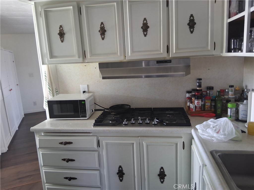15252 Seneca Rd 1 Property Photo 13