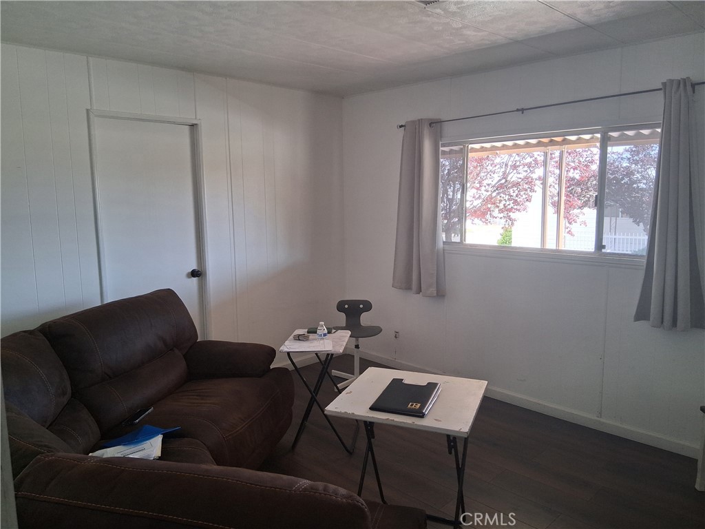 15252 Seneca Rd 1 Property Photo 17