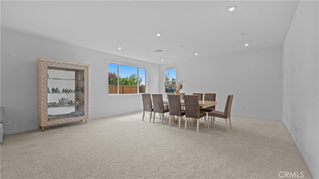 11755 Fenton Property Photo 4