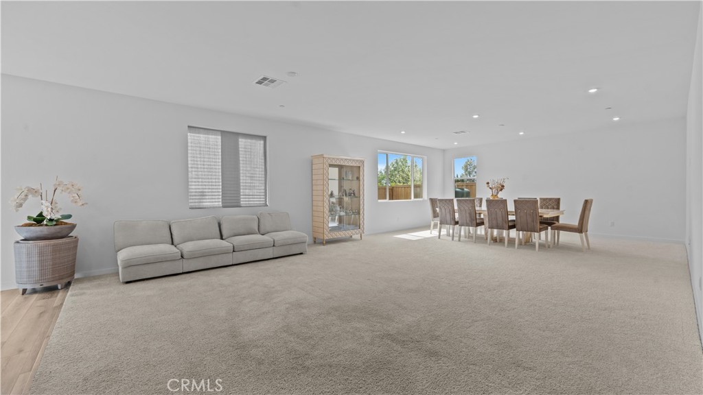 11755 Fenton Property Photo 6