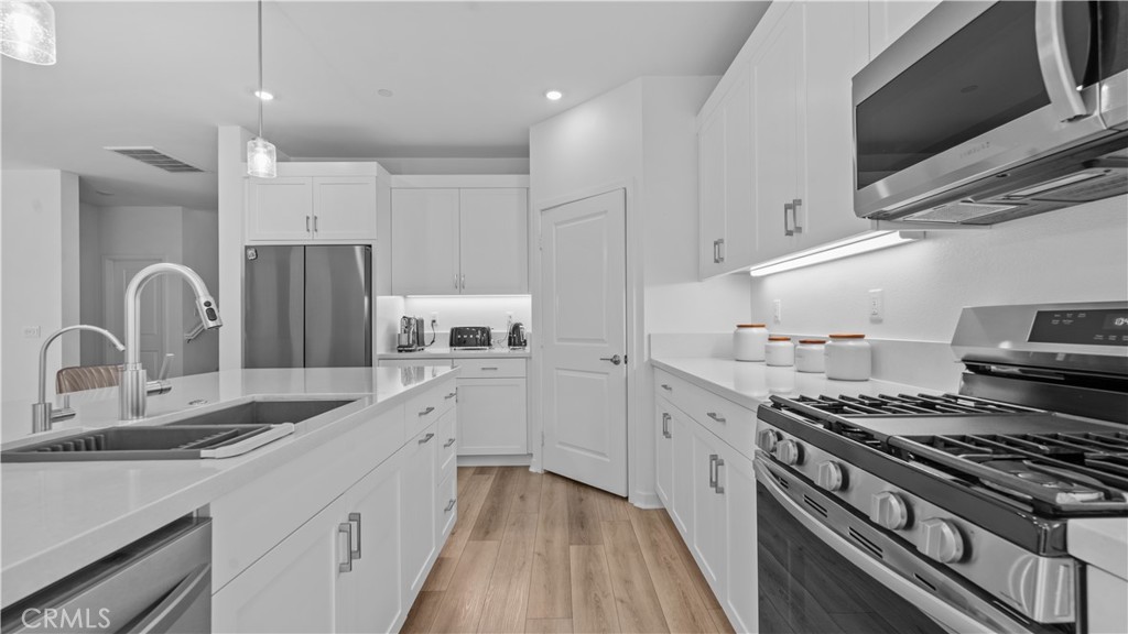11755 Fenton Property Photo 10