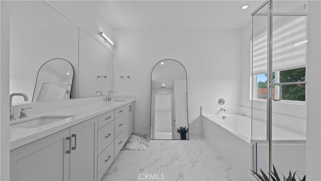 11755 Fenton Property Photo 12