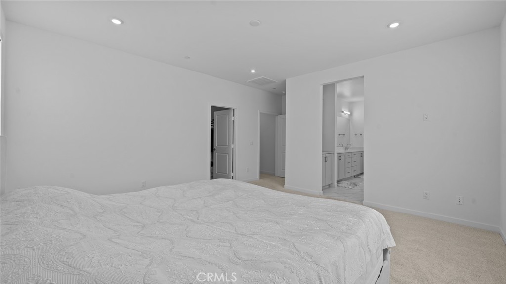 11755 Fenton Property Photo 14