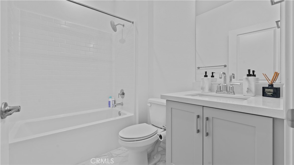 11755 Fenton Property Photo 15