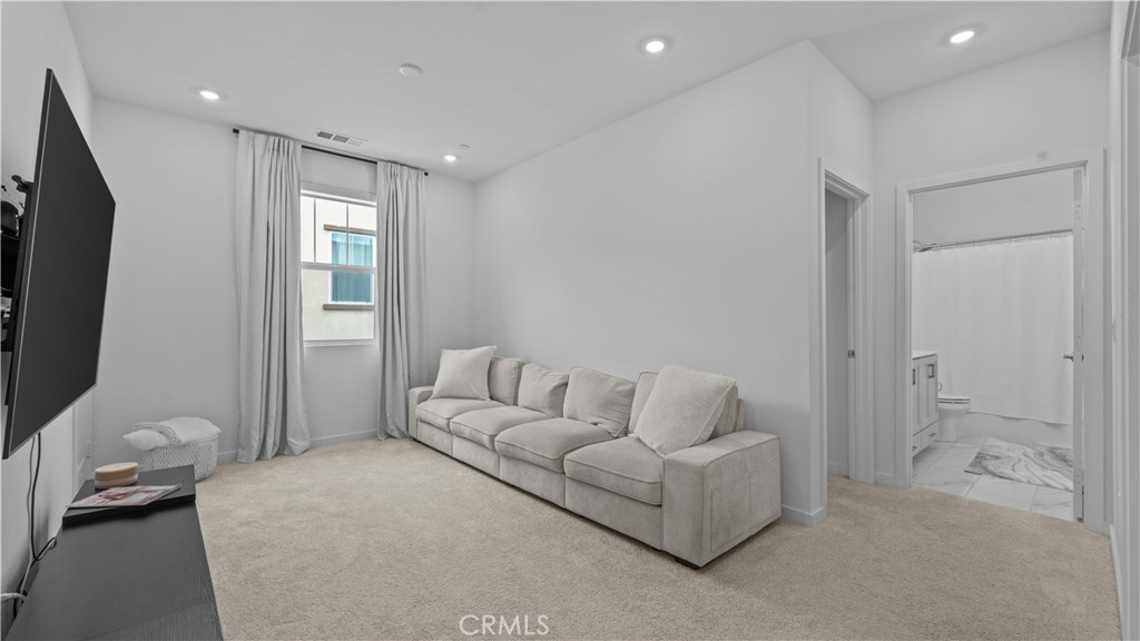 11755 Fenton Property Photo 18