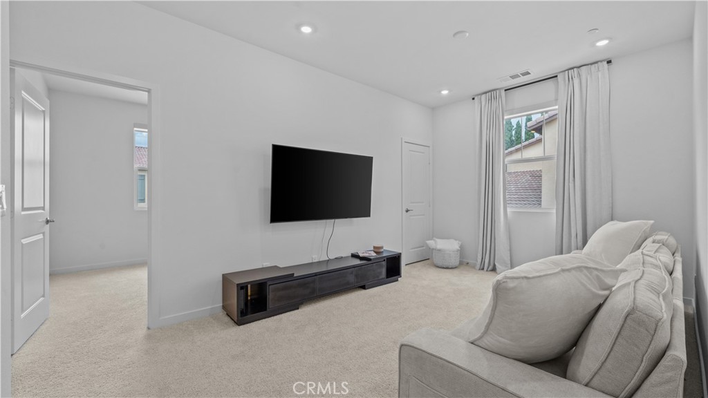 11755 Fenton Property Photo 19