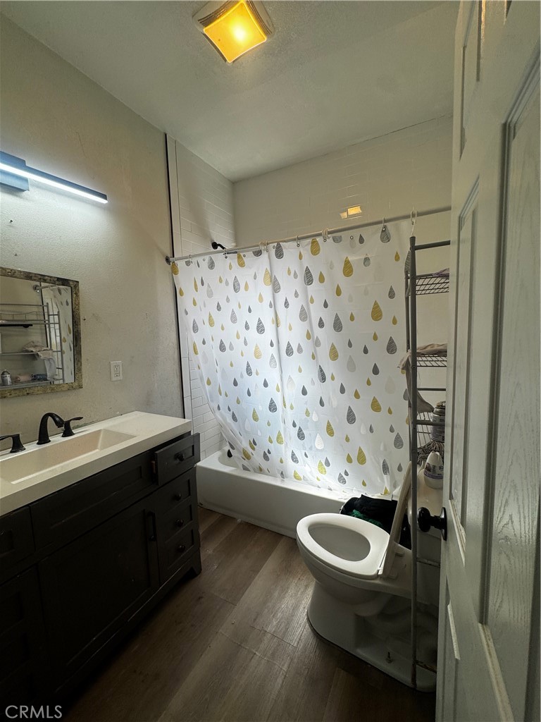 281 E 48th Street Property Photo 8