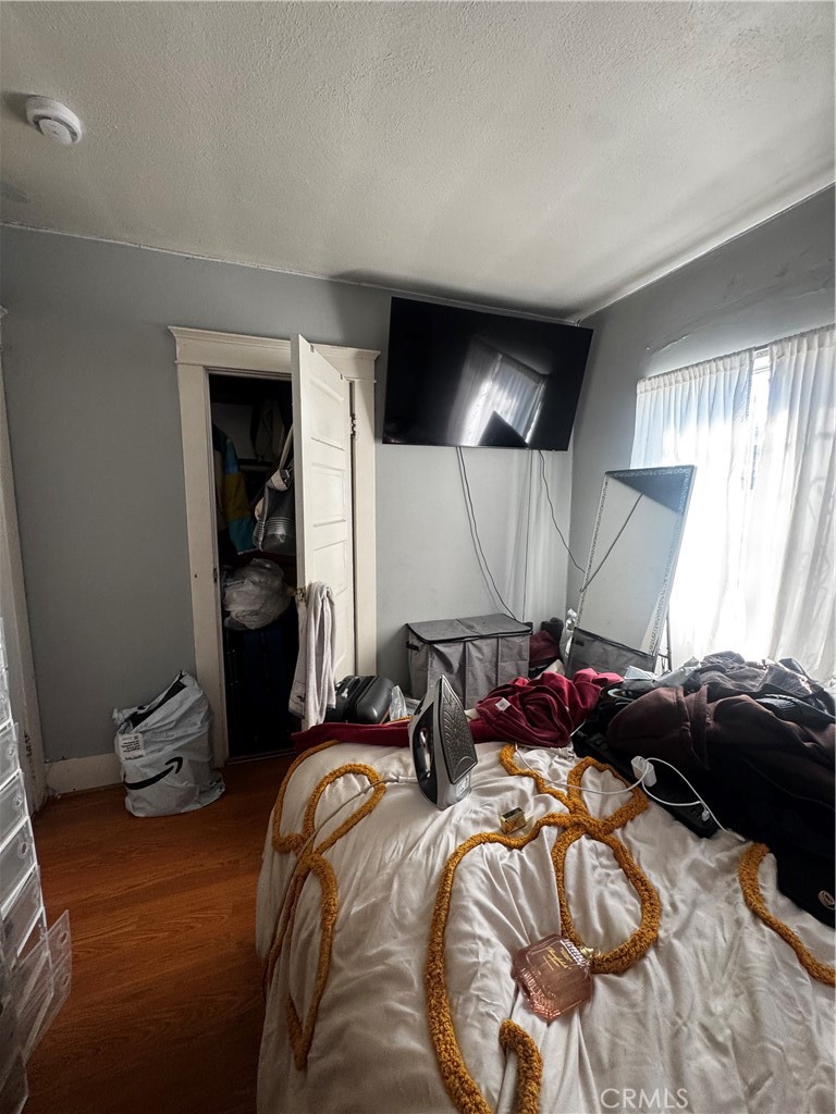 281 E 48th Street Property Photo 15