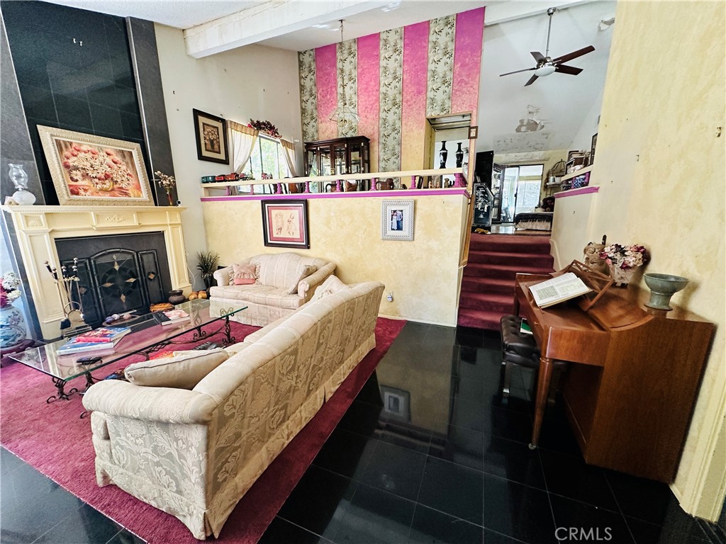 1020 Catlin Property Photo 4