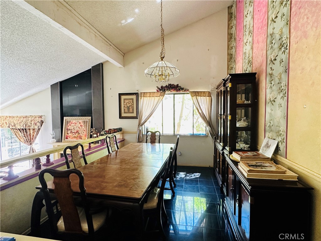 1020 Catlin Property Photo 7