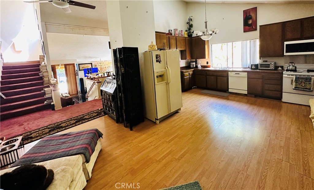 1020 Catlin Property Photo 9