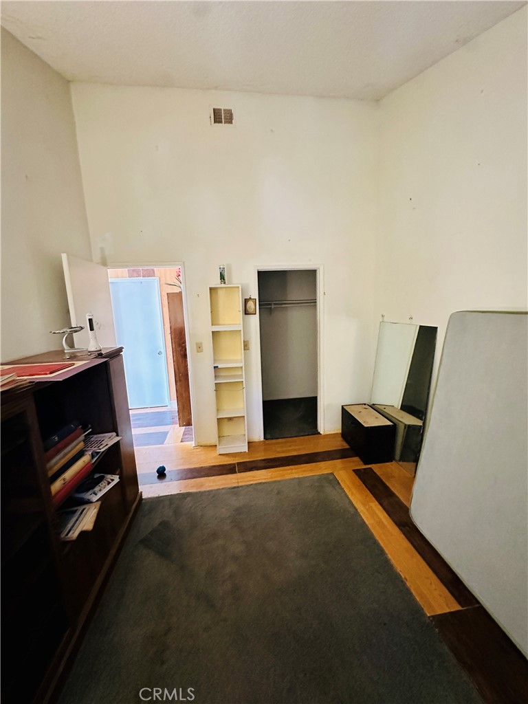 1020 Catlin Property Photo 15
