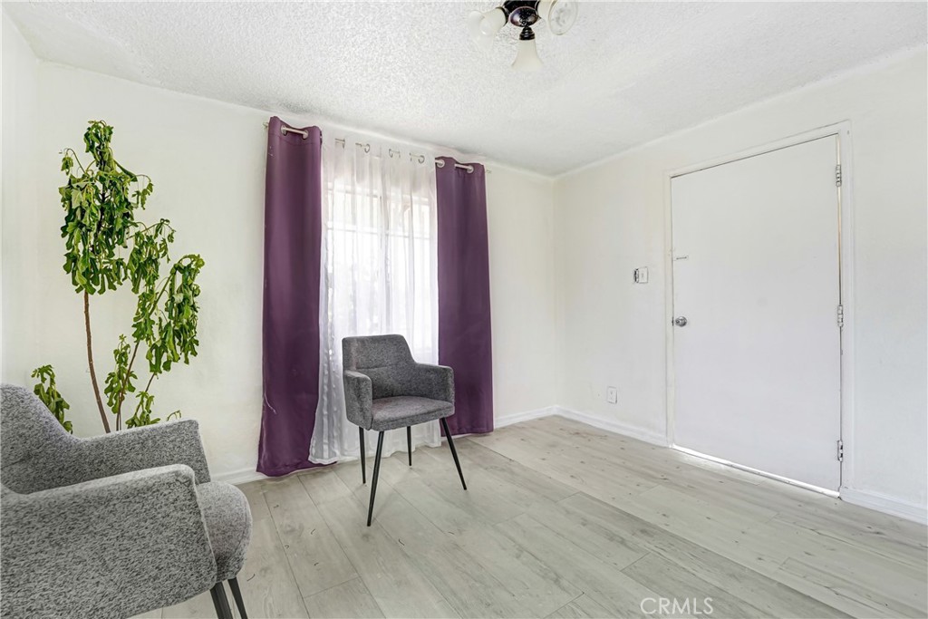 9027 Menlo Property Photo 9