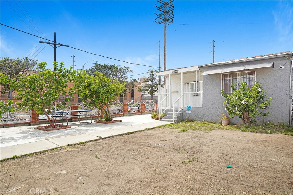 9027 Menlo Property Photo 19