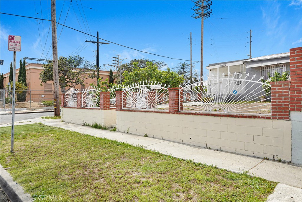 9027 Menlo Property Photo 20