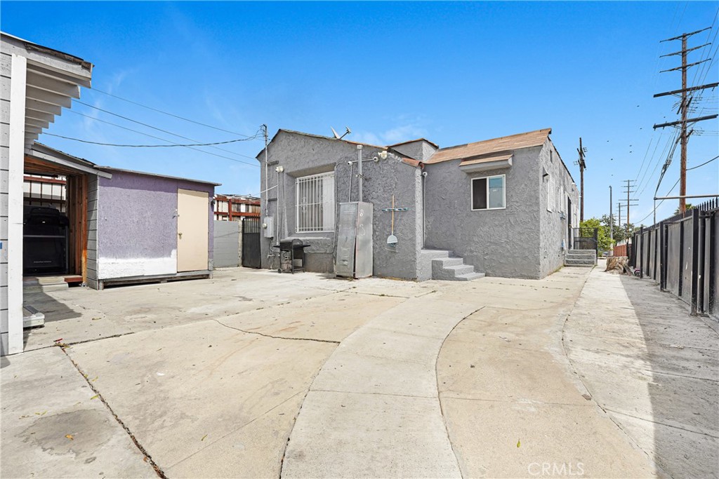 9027 Menlo Property Photo 23