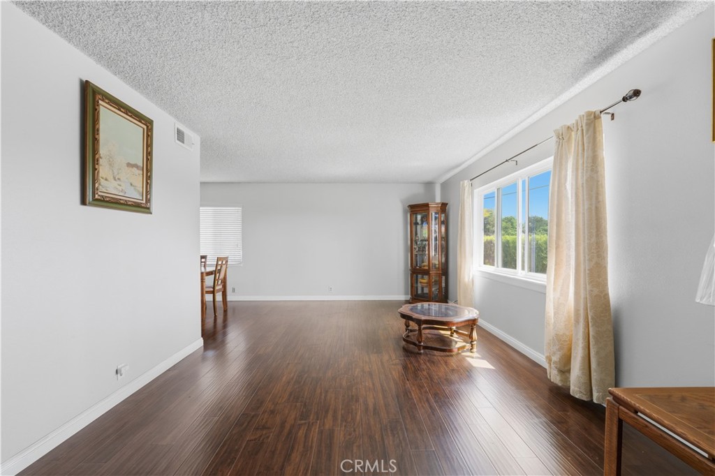 285 W Covina Property Photo 4