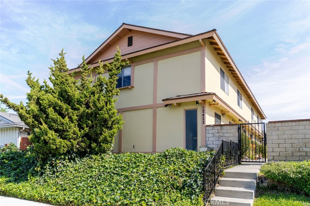 12422 Clearglen Avenue Property Photo 1