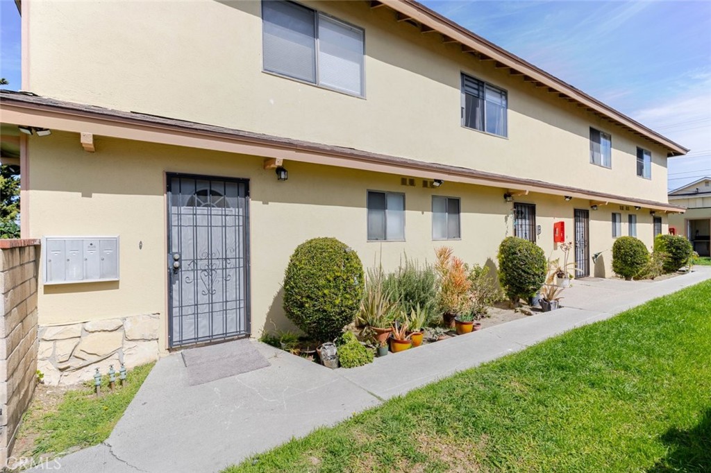 12422 Clearglen Avenue Property Photo 3