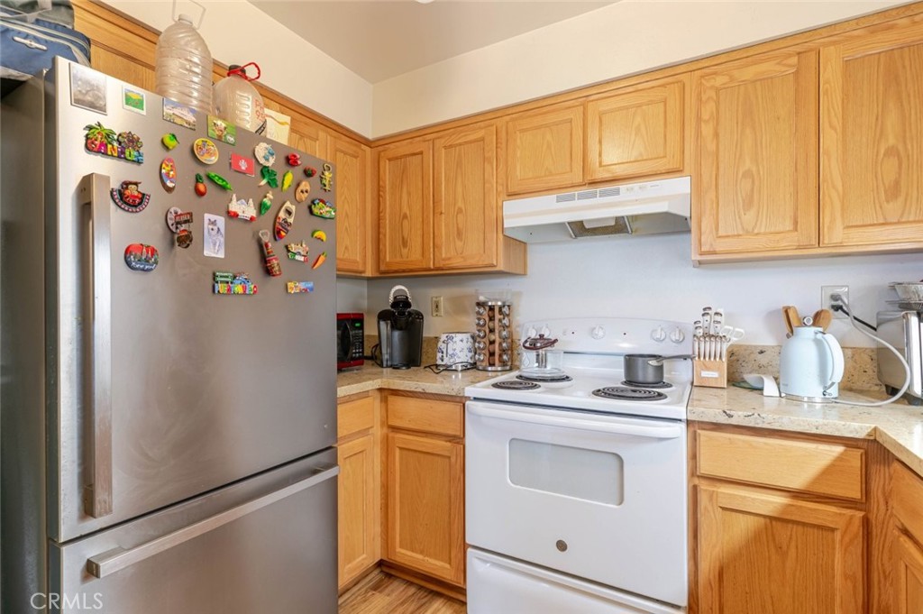 12422 Clearglen Avenue Property Photo 9