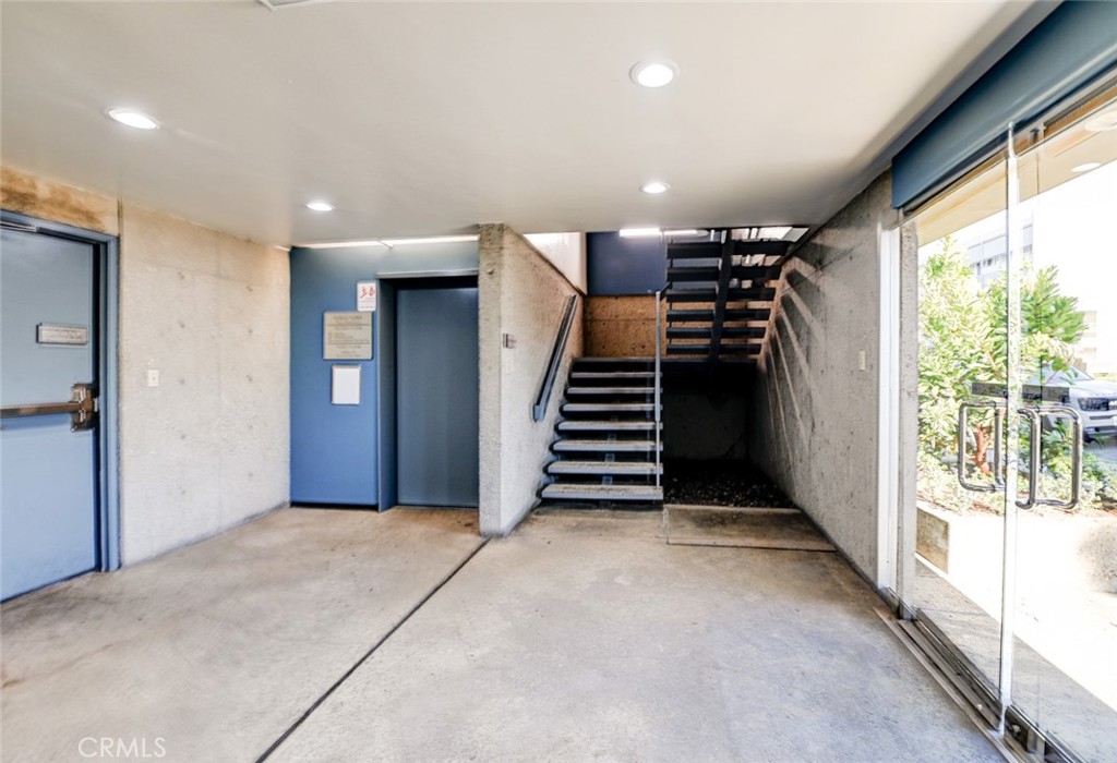 10841 Paramount 204 Property Photo 6