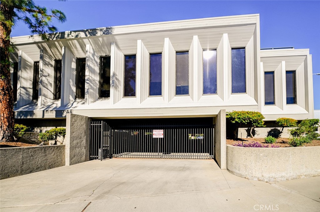 10841 Paramount 204 Property Photo 26