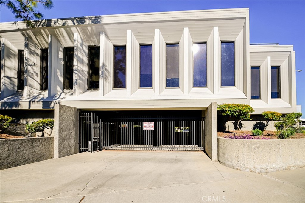 10841 Paramount 204 Property Photo 27