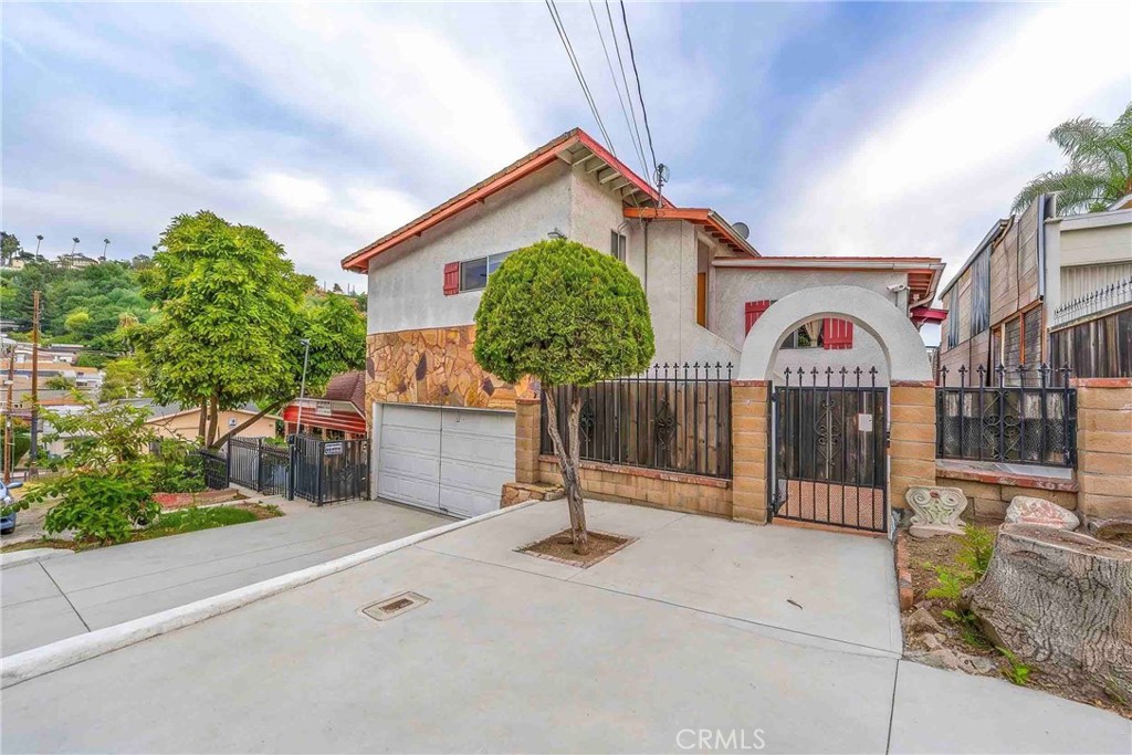 3680 Rolle Property Photo 4