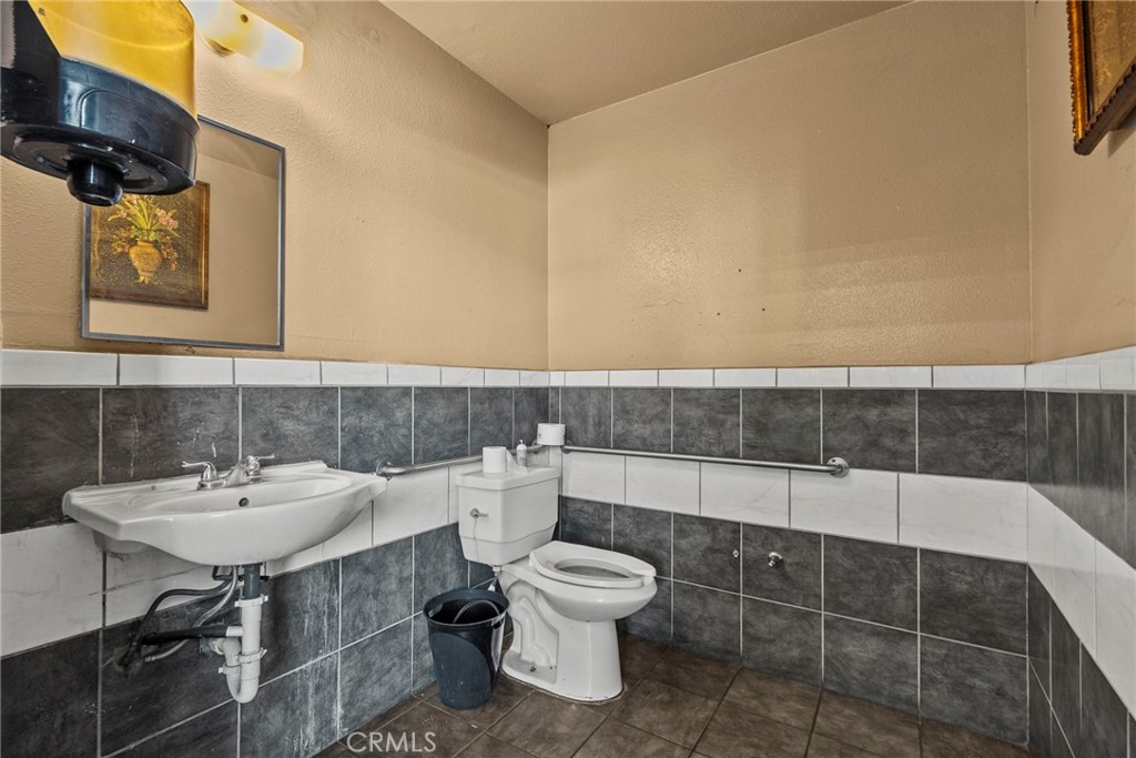 4811 Van Buren Boulevard D Property Photo 17