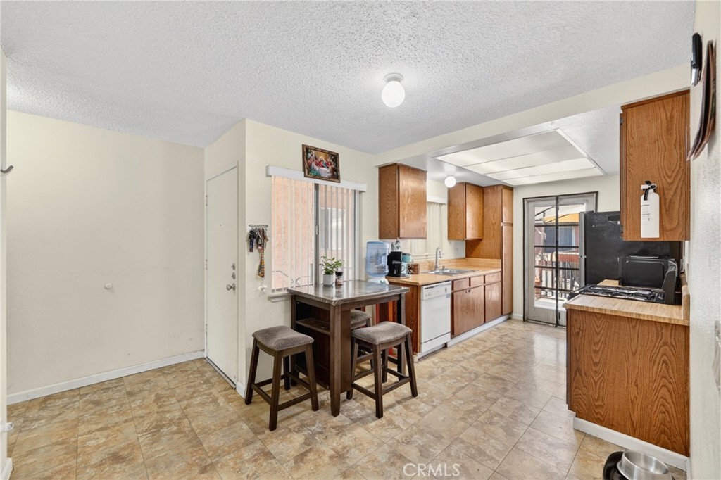 5905 Rosemead Blvd 21 Property Photo 4