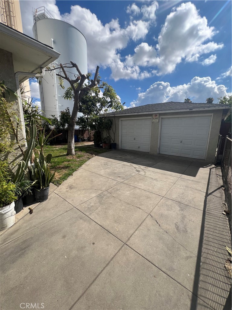 5954 Riverside Property Photo 5