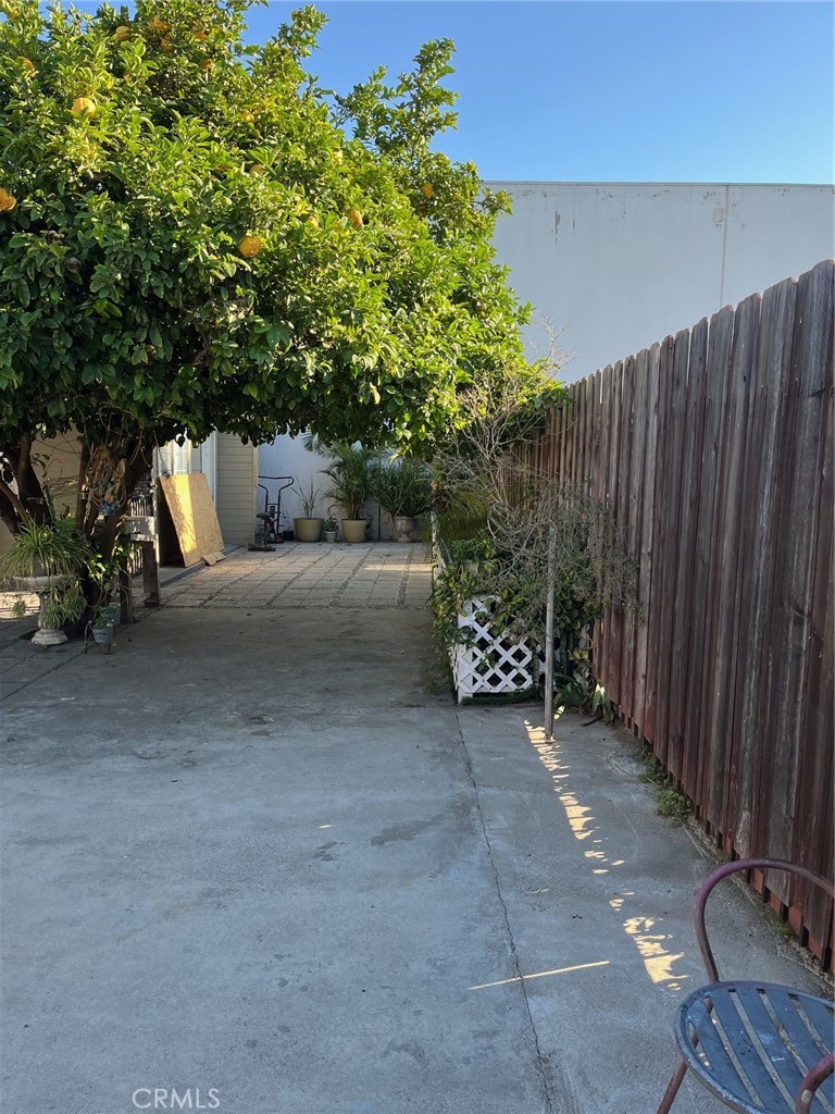416 E 31st Street Property Photo 30