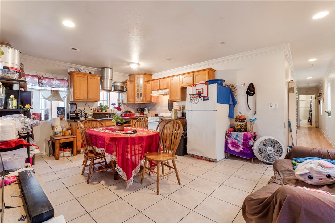 9211 S Central Property Photo 18